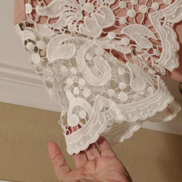 Pale pink wirh pearls and lace blouse - Picture 3 of 8